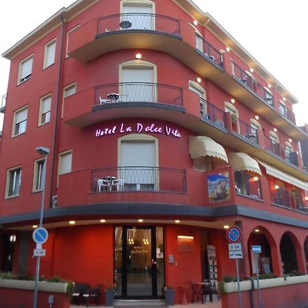 Hotel La Dolce Vita Rimini Extérieur photo