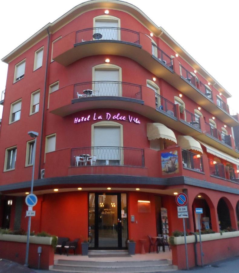 Hotel La Dolce Vita Rimini Extérieur photo