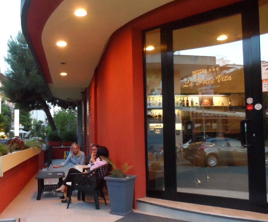 Hotel La Dolce Vita Rimini Extérieur photo