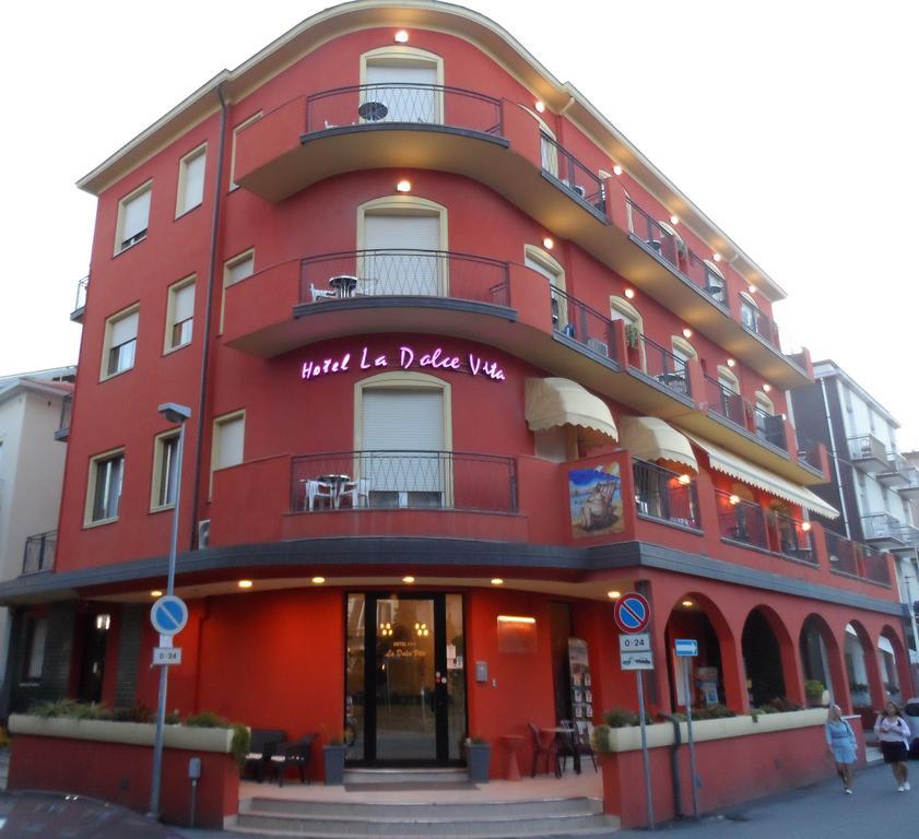 Hotel La Dolce Vita Rimini Extérieur photo