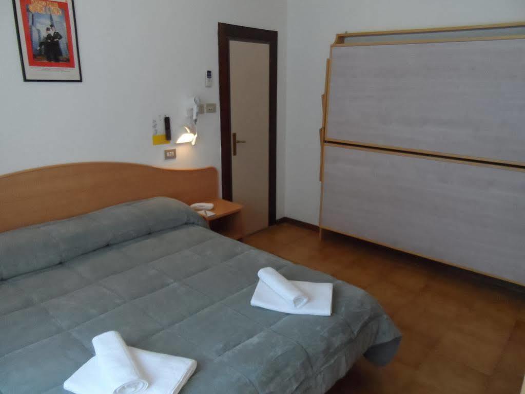Hotel La Dolce Vita Rimini Extérieur photo